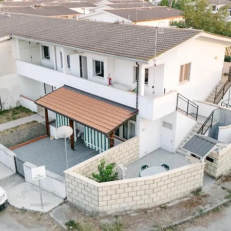 Casa Cleo Al Mare Con Free Wifi Netflix Ac Lägenhet Carrao