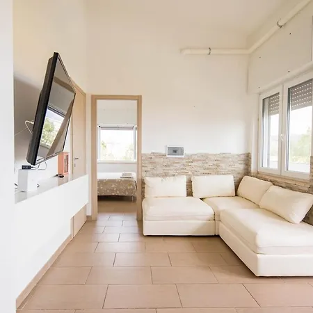 Casa Cleo Al Mare Con Free Wifi Netflix Ac Lägenhet Carrao